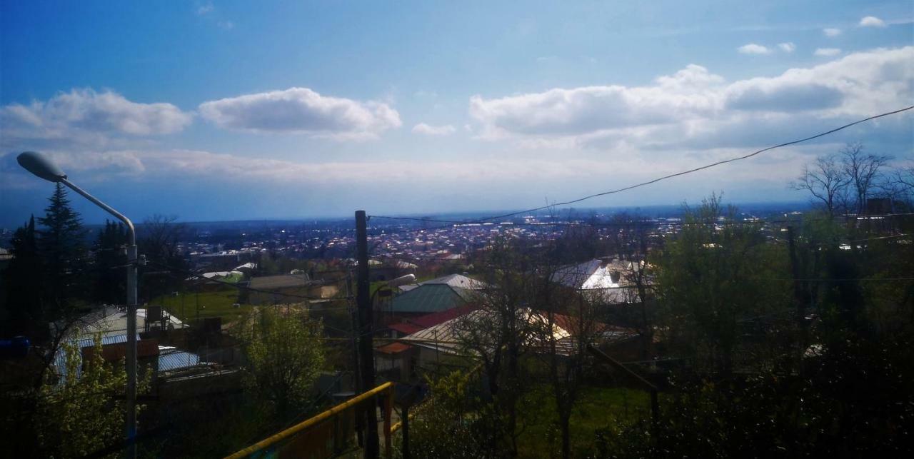 Hostel Sadu Кутаиси Екстериор снимка